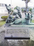 秋田犬の像